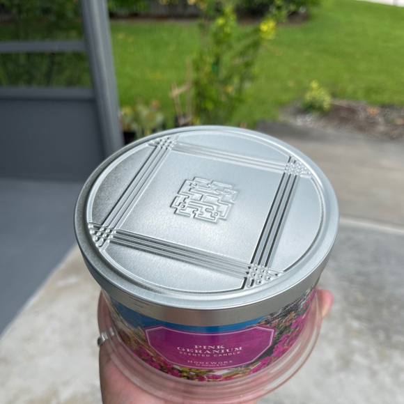 HOMEWORX By Slatkin & Co. Pink Geranium 4 Wick Candle - Picture 7 of 8